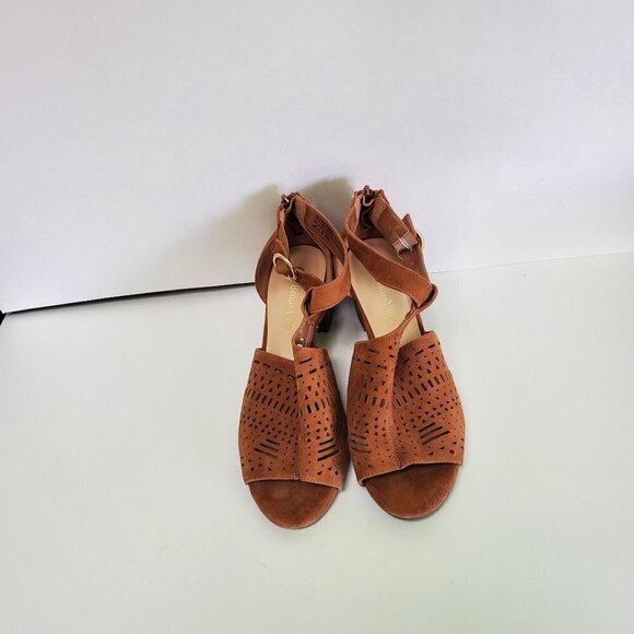 Bella Vita Finn Perforated Suede Peep Toe Sandal Size 9.5WW - Picture 8 of 12